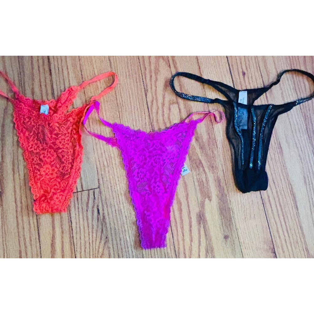 Victoria's Secret Panties 3‎ Pack Mesh Ruffled V String Panty  M